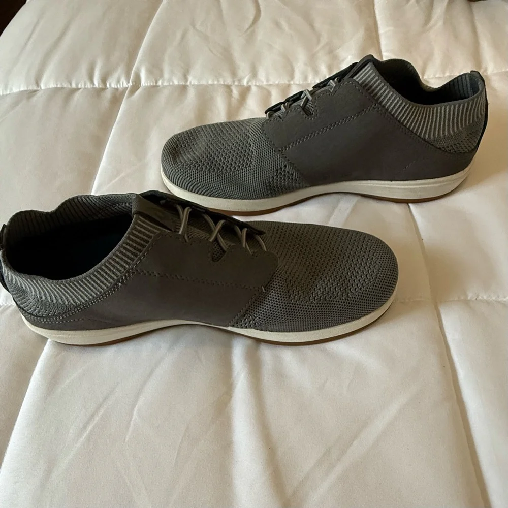 OluKai Makia Ulana Kai Gray Knit Casual Sneakers Men’s Size 9